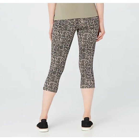 Spanx NWT Cropped Jean-ish Leggings - Picture 2 of 6